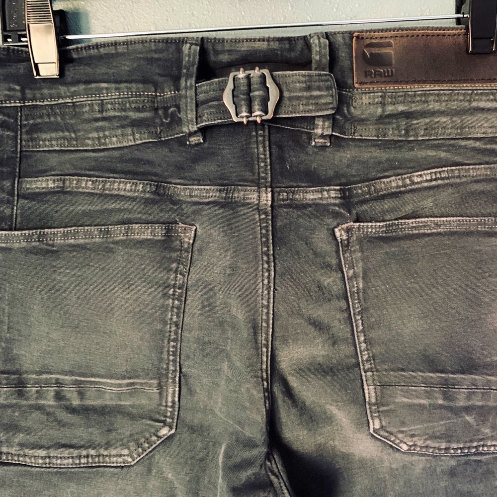 G-STAR RAW Men’s Relaxed Tapered cut jeans